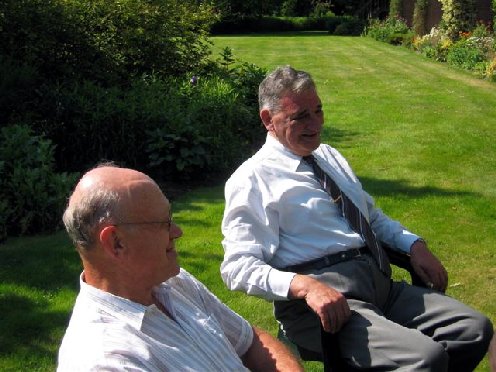 Bert van de maaimachine en Willem de gastenmeester