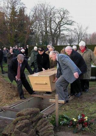 Die nedergedaald is ter helle.....