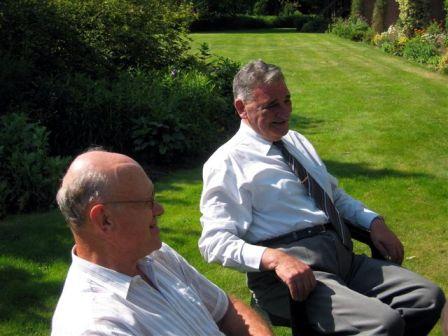 Willem met zijn confrater Bert van Zutphen op de Jubilarissendag 2004