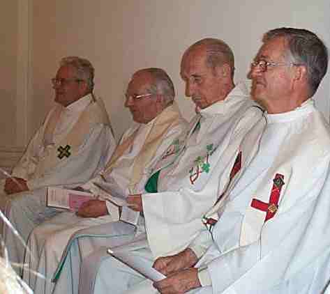 concelebranten Bernard Laur,Lambert van Laarhoven, Franois de Gaulle, en Luc Lefief, de toekomstige Provinciaal van Belgi 