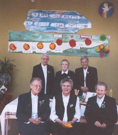 zes van de 8 jubilaressen