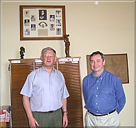 Franois Richard, l'ancien, et Grard Chabanon, le nouveau Suprieur Gnral des Missionnaires d'Afrique.